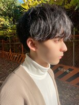 リークフー(Ree cu fuu)&nbsp;ニュアンスパーマで横顔イケメン