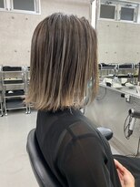 イキ 表参道(iki omotesando)&nbsp;モード/無造作ウェーブ/大人ガーリー[表参道駅]