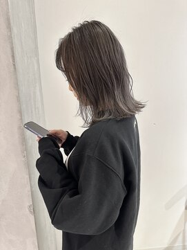 ヨーク(YOKE) YOKE 切りっぱなしボブ結べるボブアッシュグレージュブリーチ