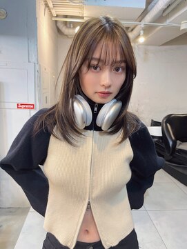 スタンド(STAND) レイヤーカット　グレージュカラー　セミディ　オリーブベージュ