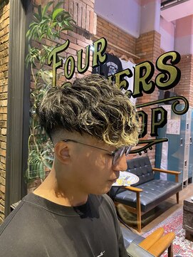 フォーコーナーズ(Four Corners) スペインカール