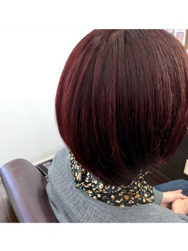 ヴィアーレアンクスタイル(VIALE Ank style) ショートとボルドー