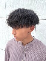 スペインカールスパイキーショートブルーブラックフェザーパーマ