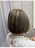 乾かすだけでまとまるボブ＋コントラストありハイライト