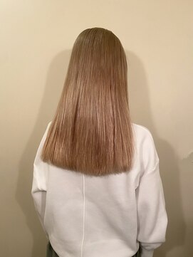 ヘアーデザイン ディードット ウル(D. ulu) ナチュラルベージュ