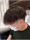 動きと束感のメンズ波巻きパーマ