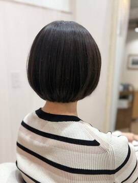 ウミネコ美容室 センター北hanare店(Umineko美容室) ブルージュで赤み抑えるショートボブ