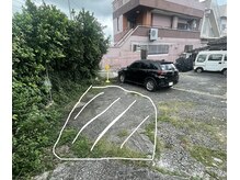 ワープ(warp)の雰囲気（建物裏駐車場「黄色いポール前のスペース」）