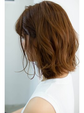 アコロン(acoron) 小顔カット＿くびれセミディ＿アッシュカラー ＿新宿