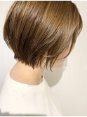 丸みショートボブ&ナチュラルベージュ