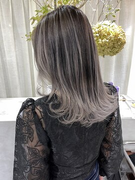 フー(fu.) ホワイトバレイヤージュ