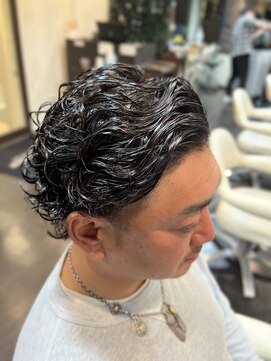 オムヘアーバイグルーマーズ(HOMME HAIR by GROOMER/S) メンズロング・ハードパーマ簡単ジェル仕上げ.hommehair2nd櫻井
