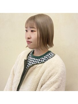 インサイドアウト(IN SIDE OUT+) ホワイトベージュ / ハイトーン / ボブ【IN SIDE OUT＋】