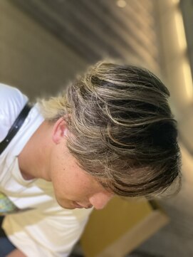 ヒロギンザ 神田店(HIRO GINZA) センターパートウルフマッシュスタイル