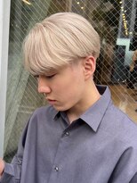 ビンゴ(BINGO)&nbsp;1639ハイライトグレージュハイトーンカラー刈り上げ短髪ショート