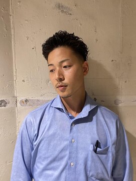 フランクスバーバーザスタンド(Frank’s barber the stand) フェードオールバックパーマE