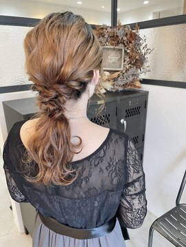 カノンヘアー(Kanon hair) ローポニー/ローポニーテール/編み下ろし/ポニーテールアレンジ/