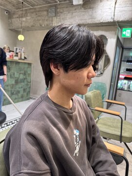 ゼスト リル 新宿(ZEST lill) センターパート ハンサムショート 新宿