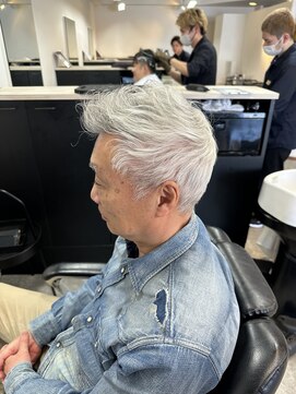 フリーゼアコマキ(FRISEUR) 大人刈り上げパーマ