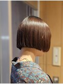 小顔効果抜群！切りっぱなしボブ×前髪あり×ひし形シルエット