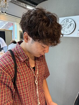 アイズ 海老名(AIZU) シャドウパーマ メンズパーマ 波巻きパーマ 刈り上げ