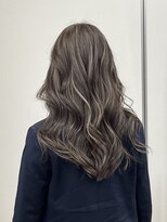 フォイルヘアー(Foil.hair) オリーブベージュ　ロングレイヤー　ハイライトカラー
