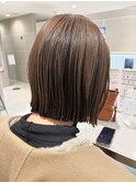 アンブレラカラー／切りっぱなしボブ／ベージュカラー