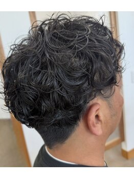 イトビューティーサロン(ito Beauty Salon)の写真/一度すると抜け出せないかも！スタイリングがラクになる中毒性抜群のパーマをお届け☆