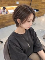 ロハスバイケンジ(LOHAS by KENJE)&nbsp;ブリーチなし白髪ぼかしハイライトのくびれショート