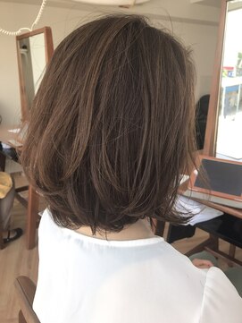 カナエ(CaNaE) 大人な前下がりボブ