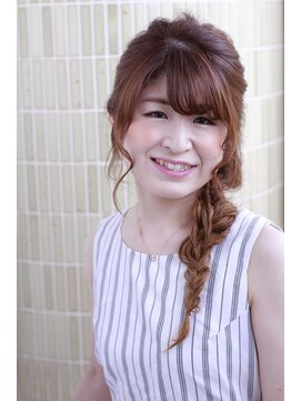 ヘアーガーデン ハニワ(Hair Garden 葉庭) ゆる編みおろしアレンジ