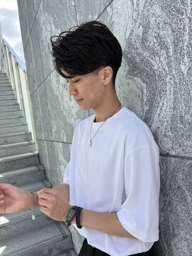 カケル(×.) 大人センターパート/パーマ/ニュアンスパーマ/ハンサムショート