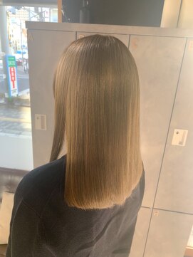 レオン(Re:ON) くすみベージュ×セミロング