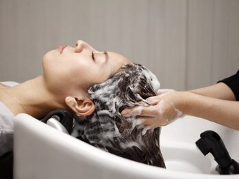 メロウ ヘアー エスト2006(MELLOW HAIR EST.2006)の写真/頭皮の臭いやベタつきも解消◎芯からほぐす技術で日頃の疲れもリフレッシュ！
