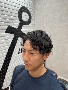 アンカー(ANCHOR) ツーブロック × ゆるめのパーマスタイル