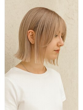 エアリー 昭島店(Airily) ぷつっと外ハネストレートボブ×ペールピンクベージュ