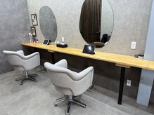 dellne hair【デルネヘアー】の雰囲気（タブレットが見れて、ゆっくりくつろいで頂けます。）