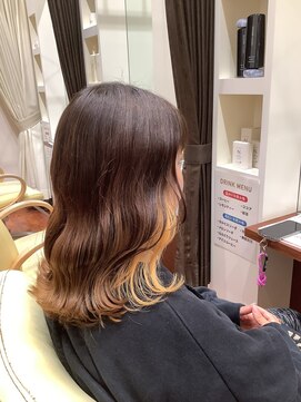 レイヤーカットイヤリングカラー暖色系カラーくびれヘア