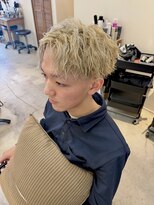 グルームドット(GROOM.)&nbsp;ブリーチ × 波巻きツイストパーマ