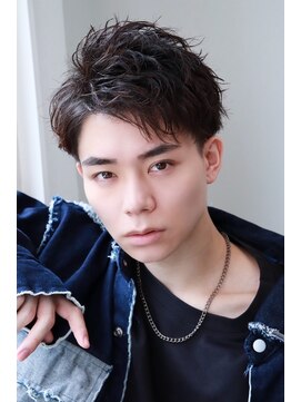 ネイビー(NAVY) ラフにキマる。無造作アップバングショート