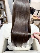 リブ(LIV)&nbsp;柔らかくまとまる艶髪ストレート　髪質改善縮毛矯正