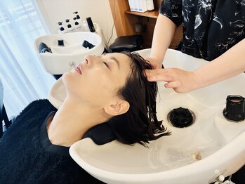 ヘアーメイク スロー(Hair make Slow)の写真/頭皮のカウンセリング”マイクロスコープ診断”も◎頭皮から健康にし、髪の環境を整えてくれる◎