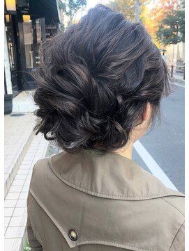 デコヘアー キートス(DECO HAIR kiitos) ロープ編みのゆるっとシニヨン