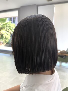ヘアーアンドビューティーザ エフ(Hair Beauty the F) ~ 切りっぱなしボブ ~