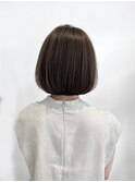 あごラインより少し短めのミニボブ