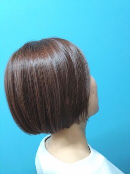 高い技術で大人女性の髪のお悩みを解決◎髪の内部から補修し、艶感のある美髪を叶える◇