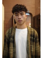 エディ(Edy)&nbsp;メンズスペインカールメンズパーマ刈り上げ外国人風眉毛カット