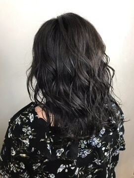 ラトリエ ブロカント 立川北口店(L'atelier BROCANTE) 無造作カール セミディ 黒髪伸ばしかけ クラシカル