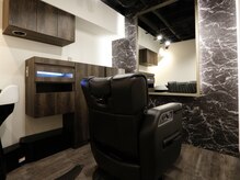 ラヴィ ニュー スタンダードバーバー 浜松町(LAVIE NEW STANDARD BARBER)