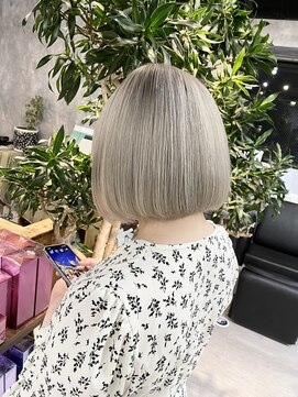 イコ(.ico) ハイベージュ×ボブ